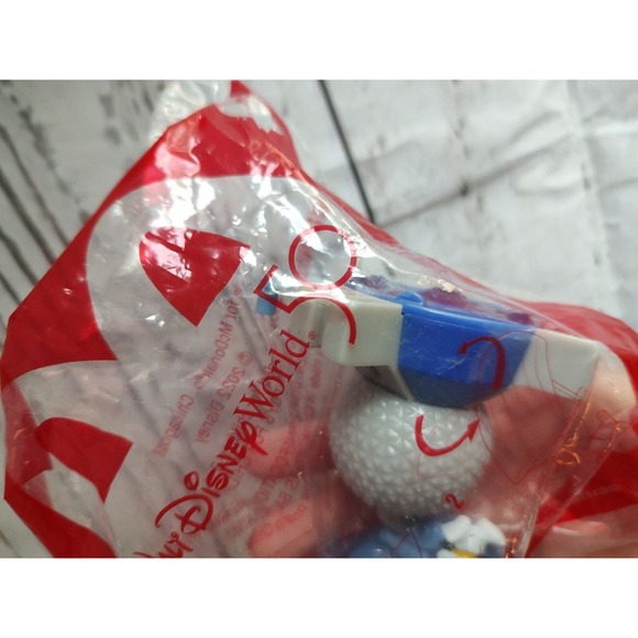 Daisy Duck McDonalds Disney EPCOT SOARIN Around The World Toy Still In Plastic - Picture 4 of 5